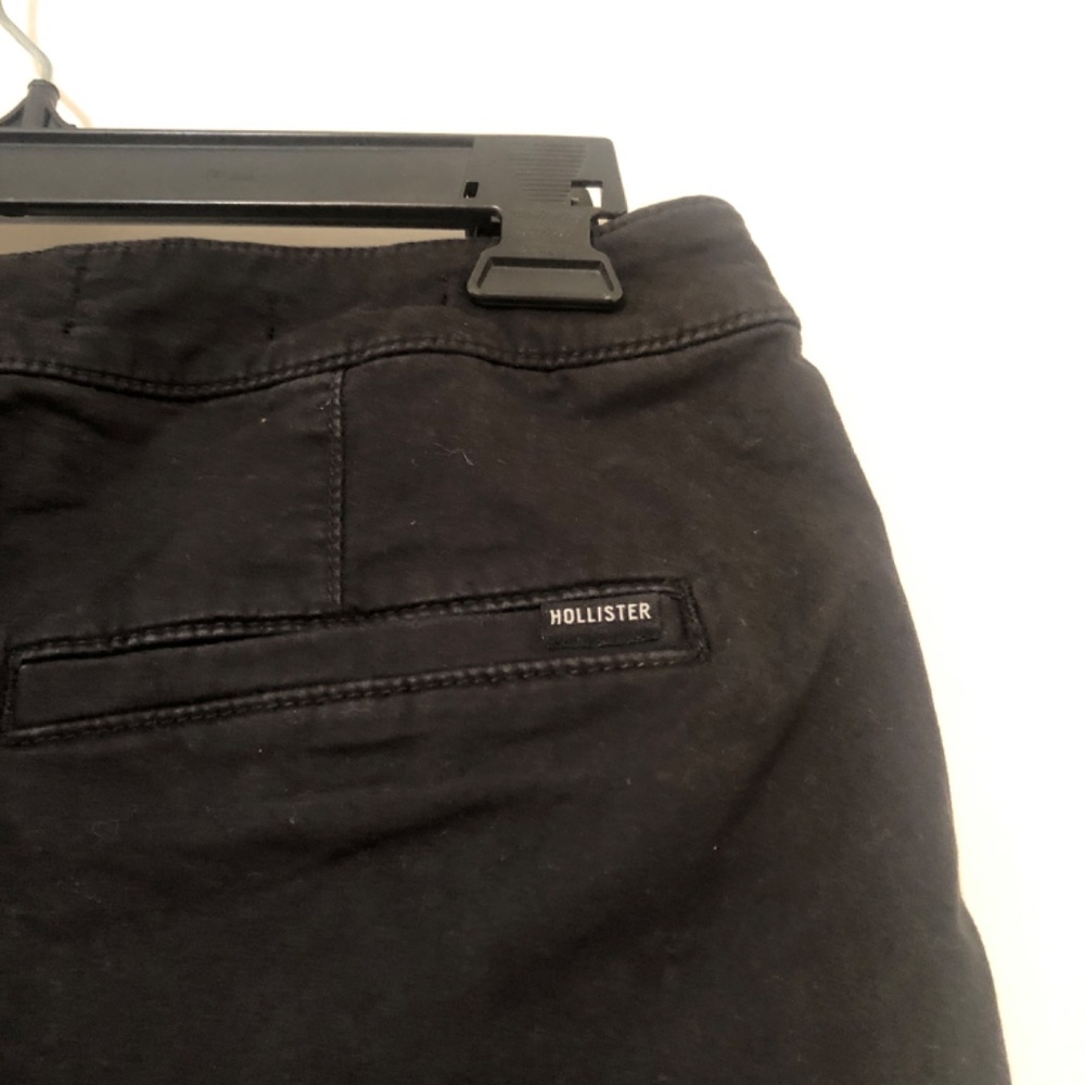 Hollister black shorts with pockets in front and back. Waist 29. - Picture 5 of 8